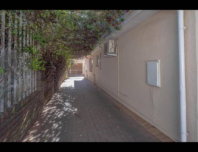 6 BEDROOM HOUSE FOR SALE IN KENSINGTON